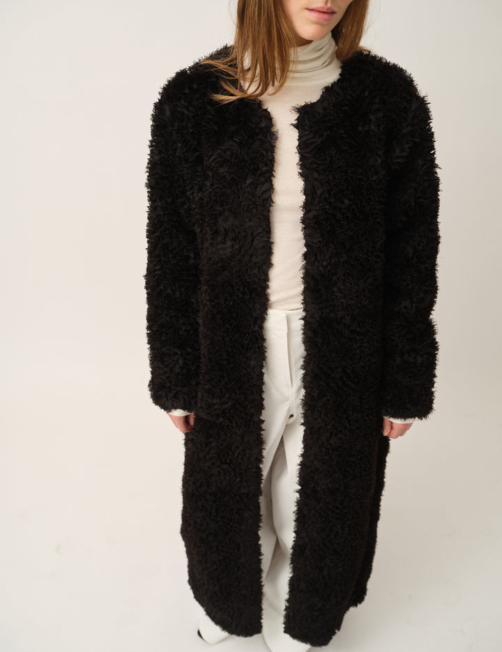 Hydra Coat Black 4 / Black