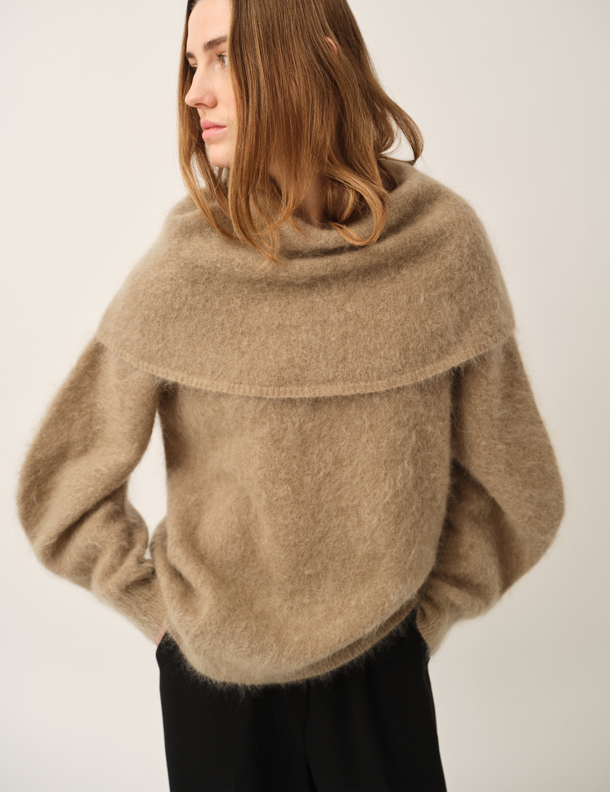 Roma Neck Sweater Raw 4 / Raw