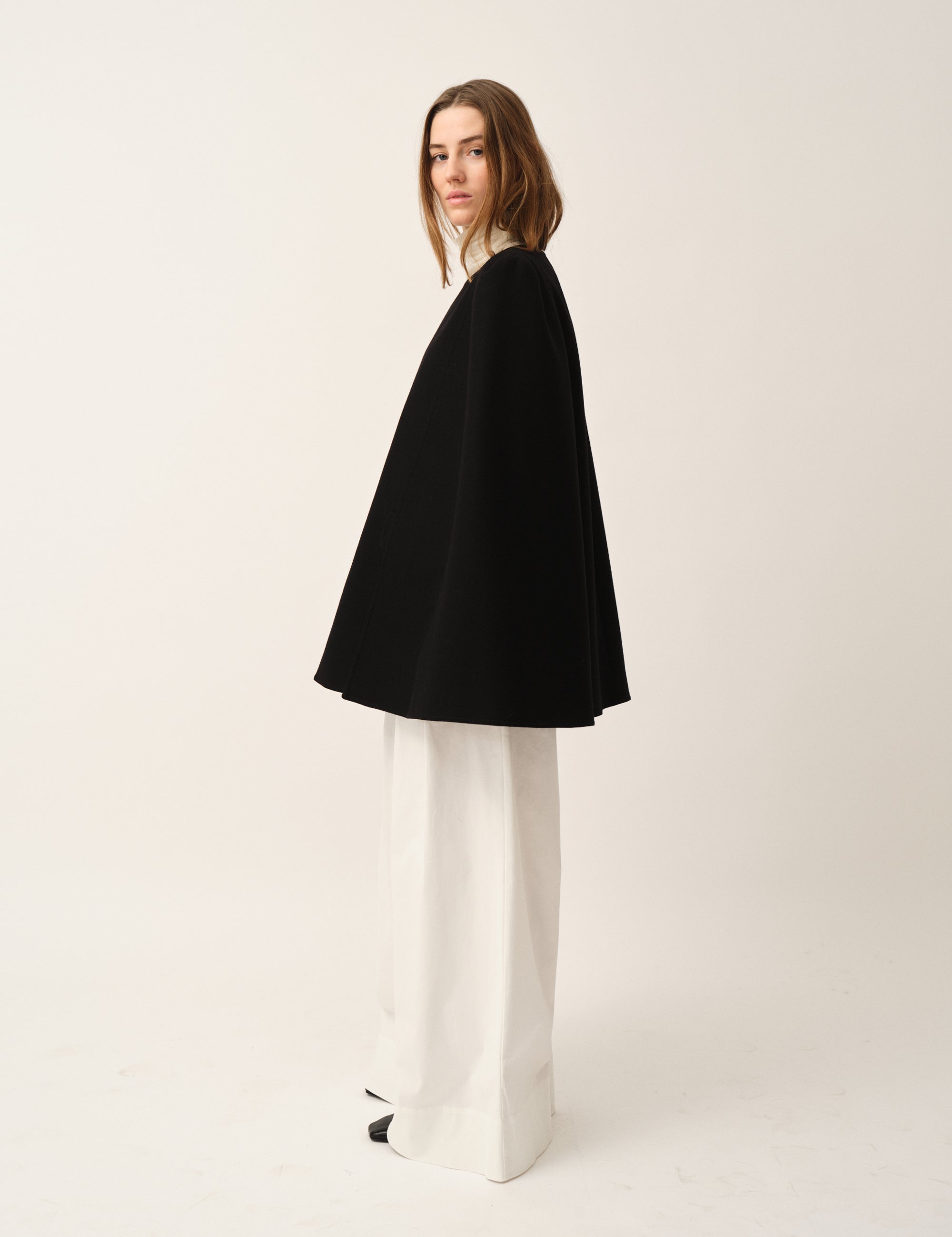 Balli Cape Black 4 / Black